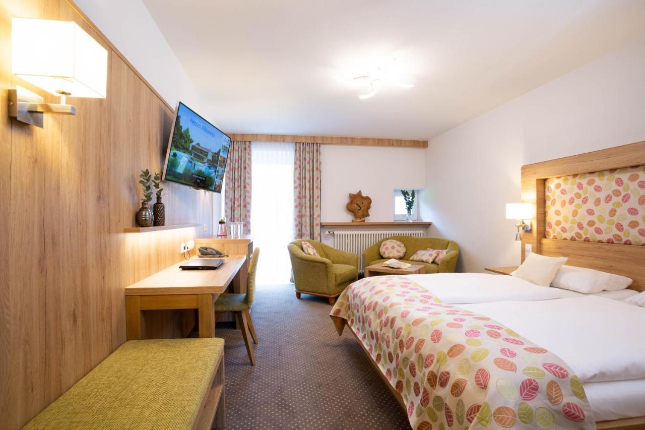 Hotel Chrysantihof Bad Birnbach Exteriör bild